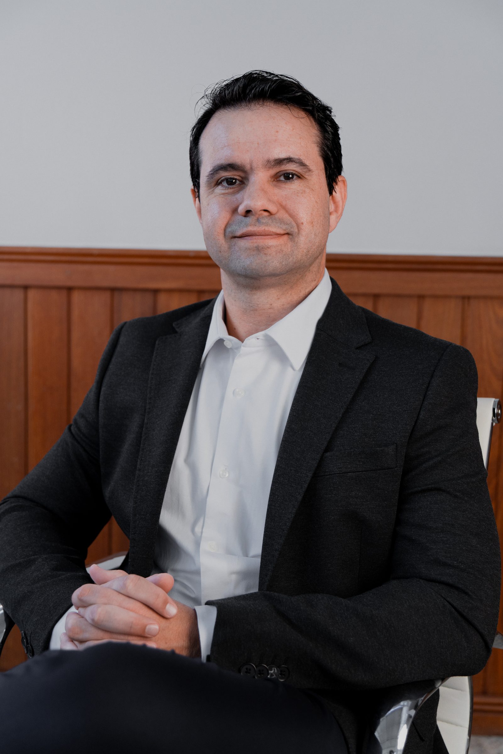 Dr. Alberto Dela Vega